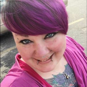 Meet your Posher, Elicia